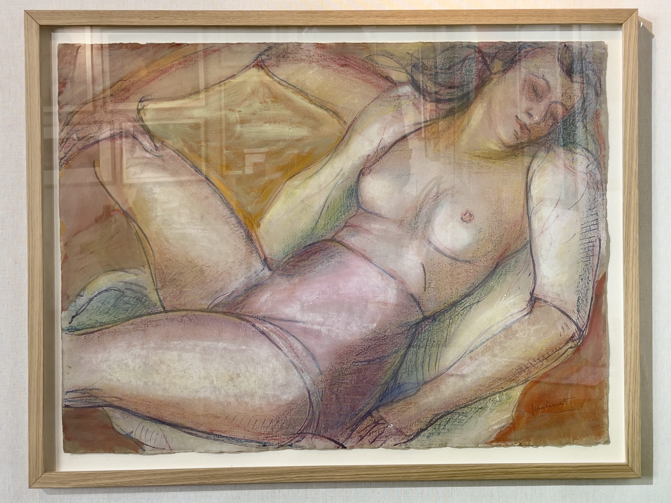 jean-perret-nu-pastel-cadre Jean Perret, Nu, pastel sur papier représentant un nu féminin allongé aux tons rosés et ocres.